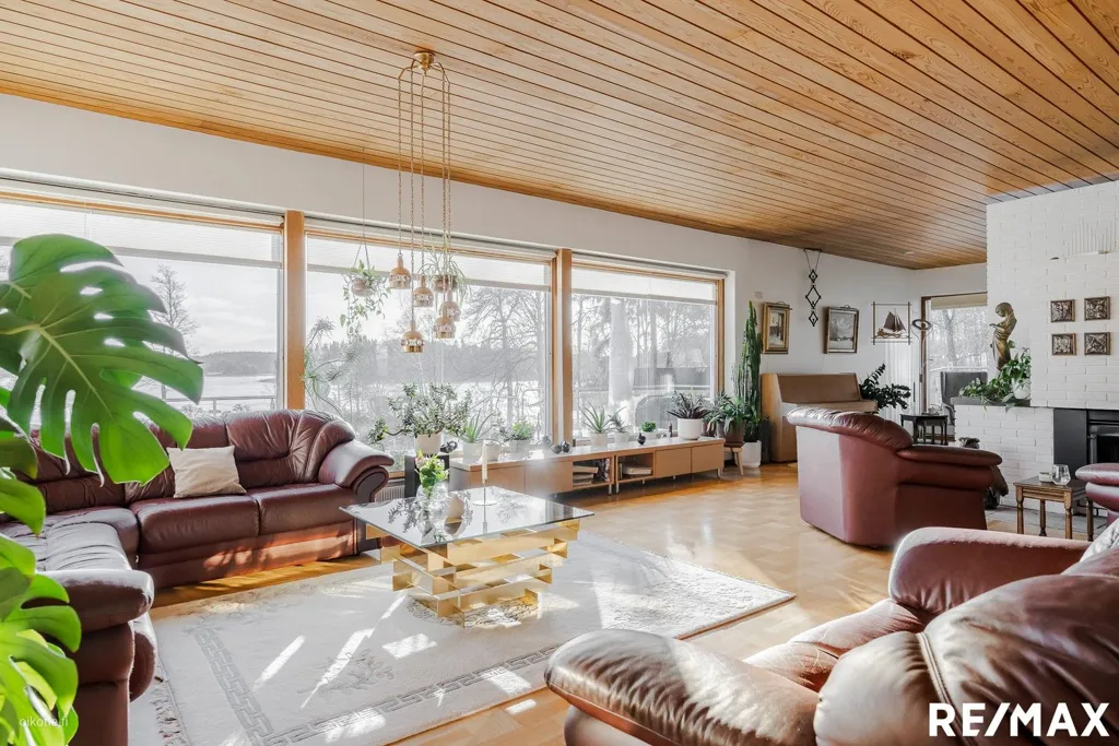 Séjour - Beachfront House with Private Shore in Hirvensalo
