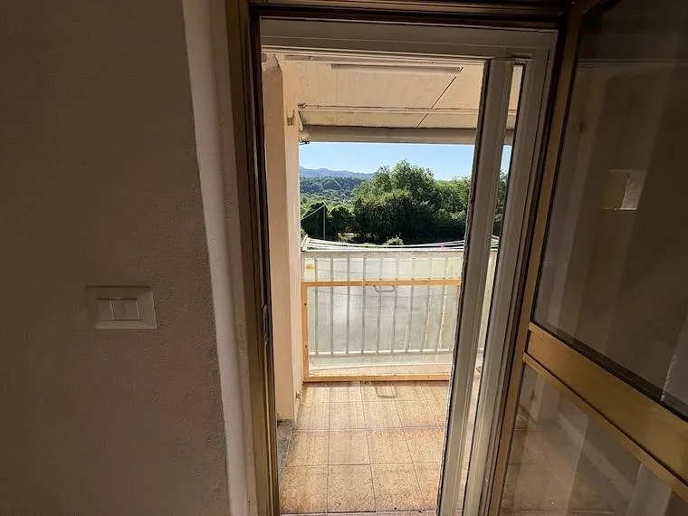 Balkon - Rearranged Apartment with Balcony in Gallicano