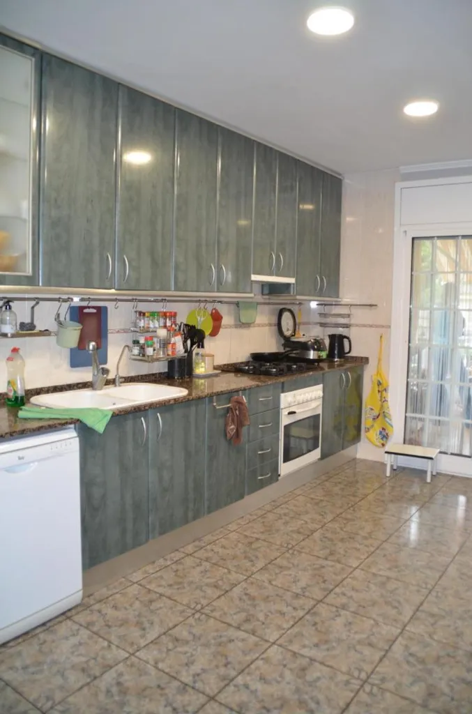 Köök - Corner Townhouse with Pool in Segur de Calafell