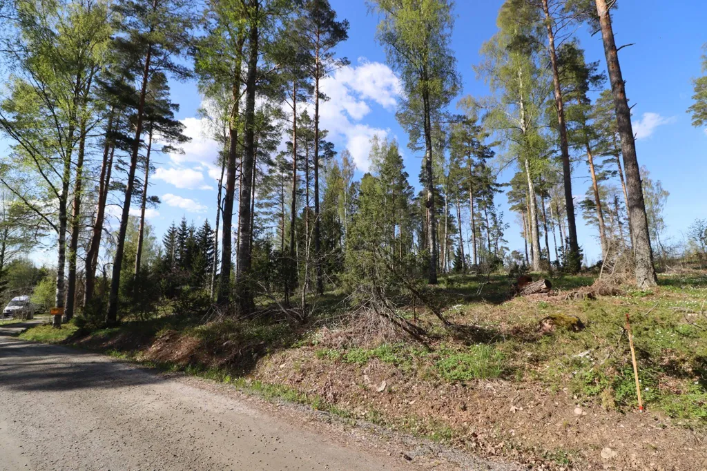 Garden - Land Plots with Utilities Near Gottröra
