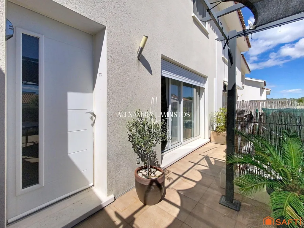 Terrace - Contemporary Maison with Terraces in Montarnaud