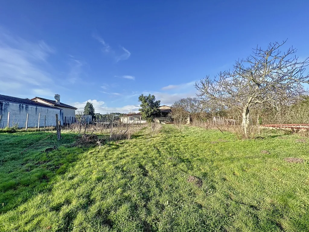 Aed - Two-Home Ensemble with Garden in Saint-Germain-du-Salembre
