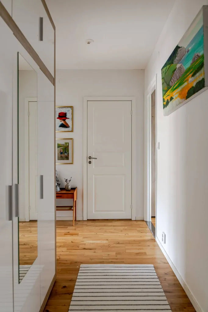 Entrée - Renovated Two-Bedroom with Glazed Balcony in Simrishamn