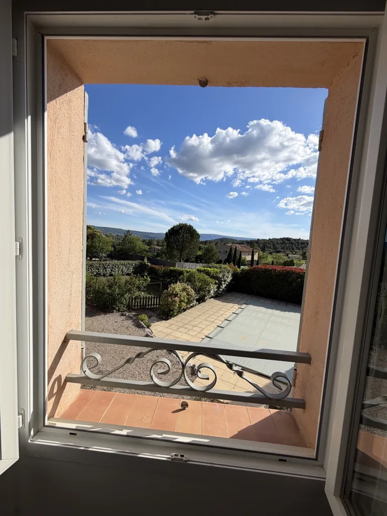Rõdu - Contemporary Villa with Pool in Luberon