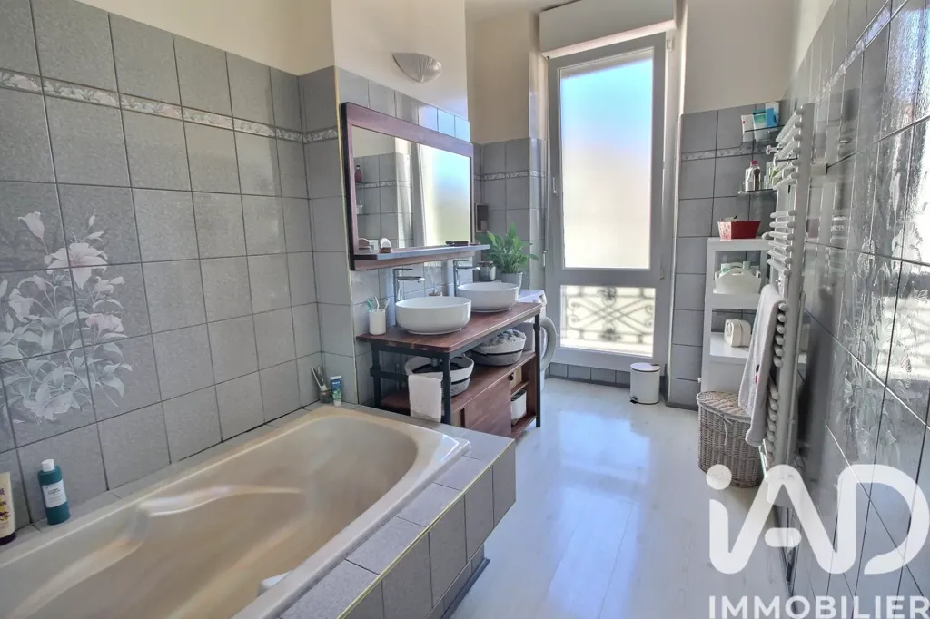 Salles de bain - Appartement T4 avec Balcon à Marseille-7e