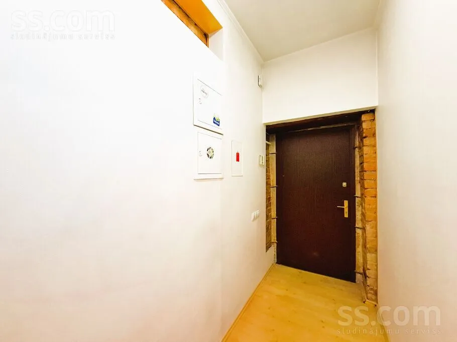 Entrée - Spacious 3-Bedroom Apartment in Quiet Centre, Riga