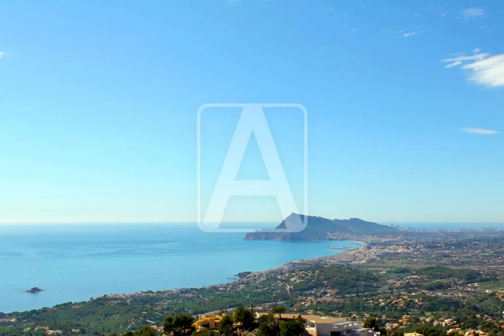 Luxury Villa with Sea Views in Altea
