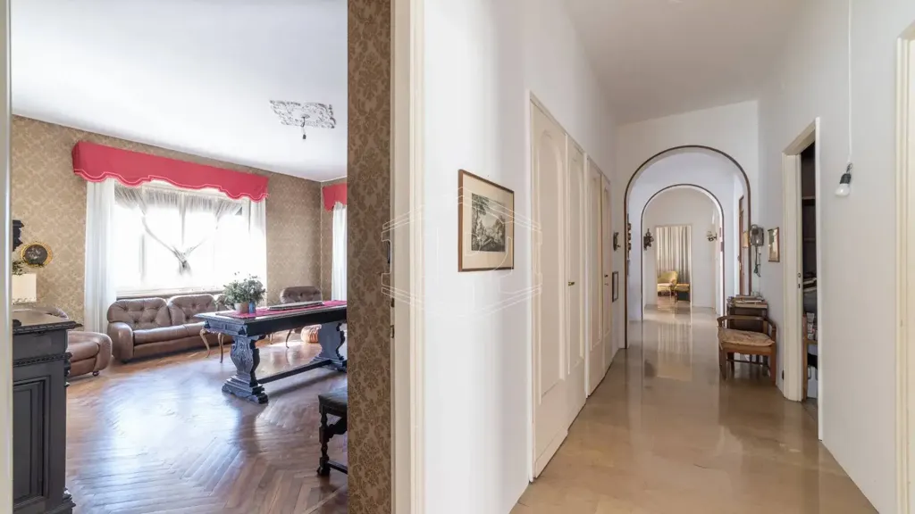 hallway_entrance