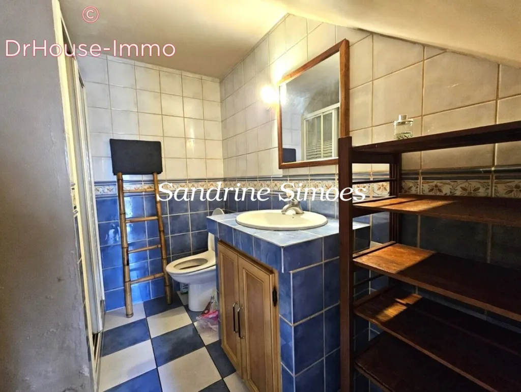 Salles de bain - Maison avec Terrain et Dépendances à Montmorillon