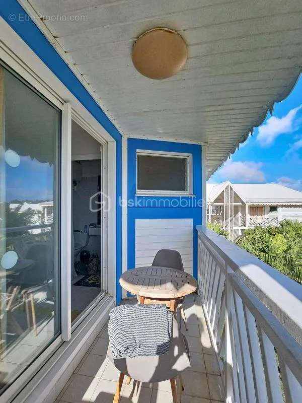 Balcony - Studio with Pool and Beach Access in Saint François