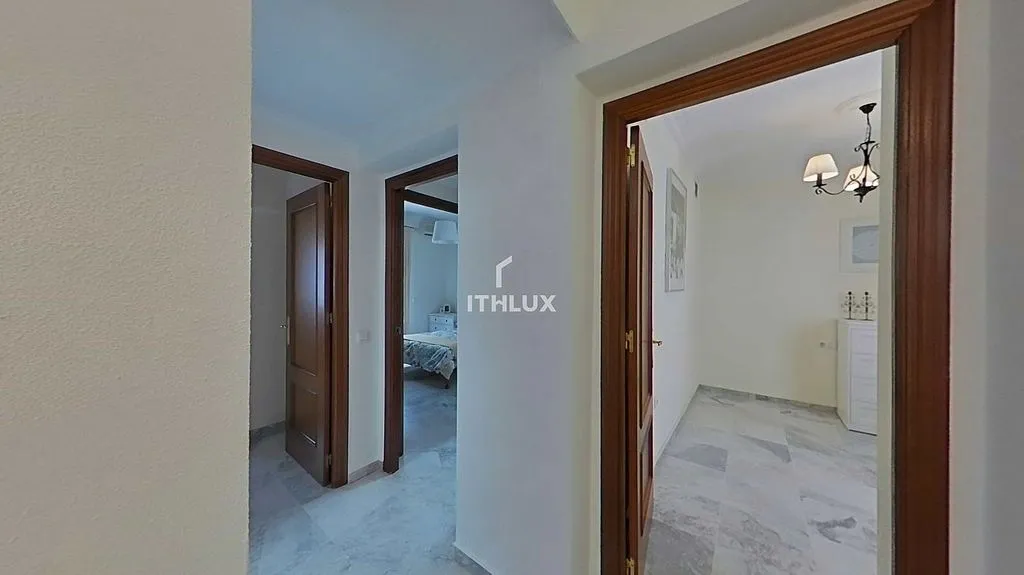 Esik - Semi-detached House with Terrace in Umbrete