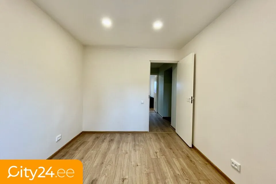 Rooms - Renovated Flat with Balcony in Narva
