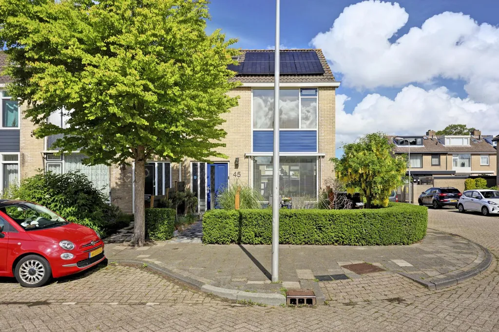 Välivaade - Fully Renovated Corner House with Garden in De Lier