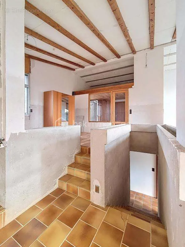 Pièces - Villa d'Architecte avec Vue Dominante en Gascogne