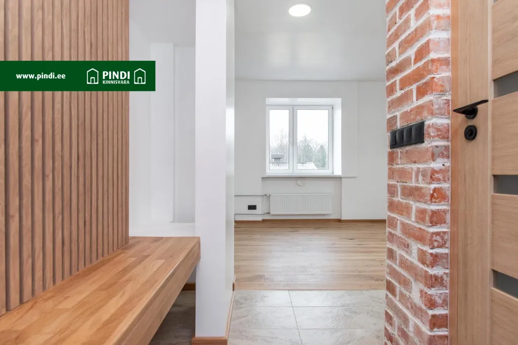hallway_entrance