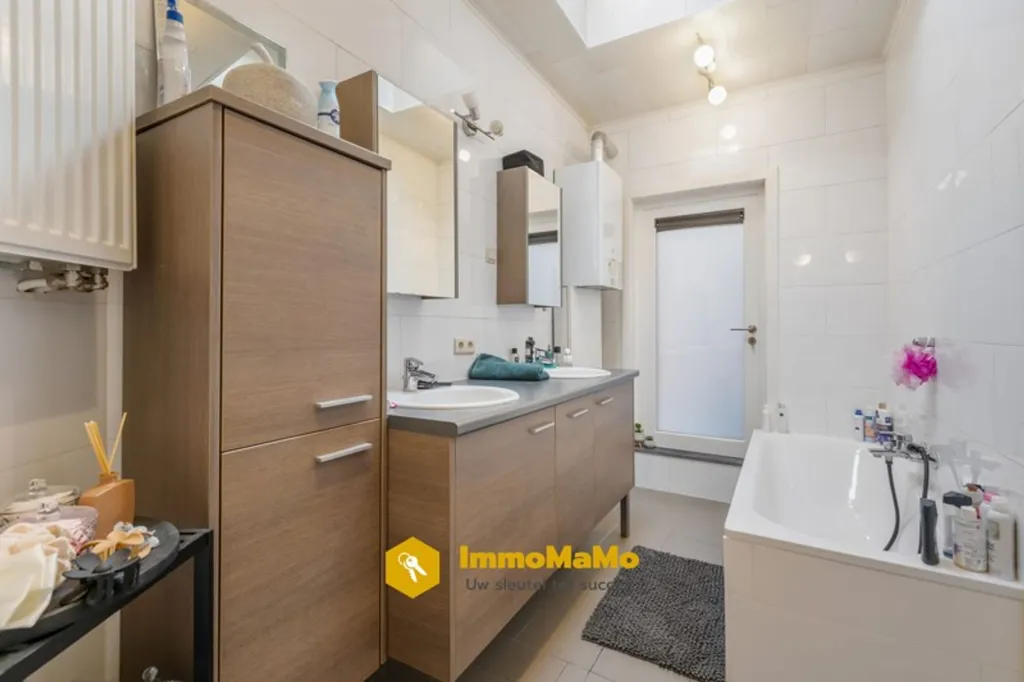 Vannitoad - Spacious House with Multiple Options in Wachttoren