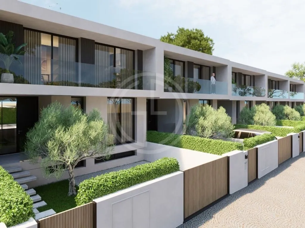 Semi-detached Villa with Pool in Faro