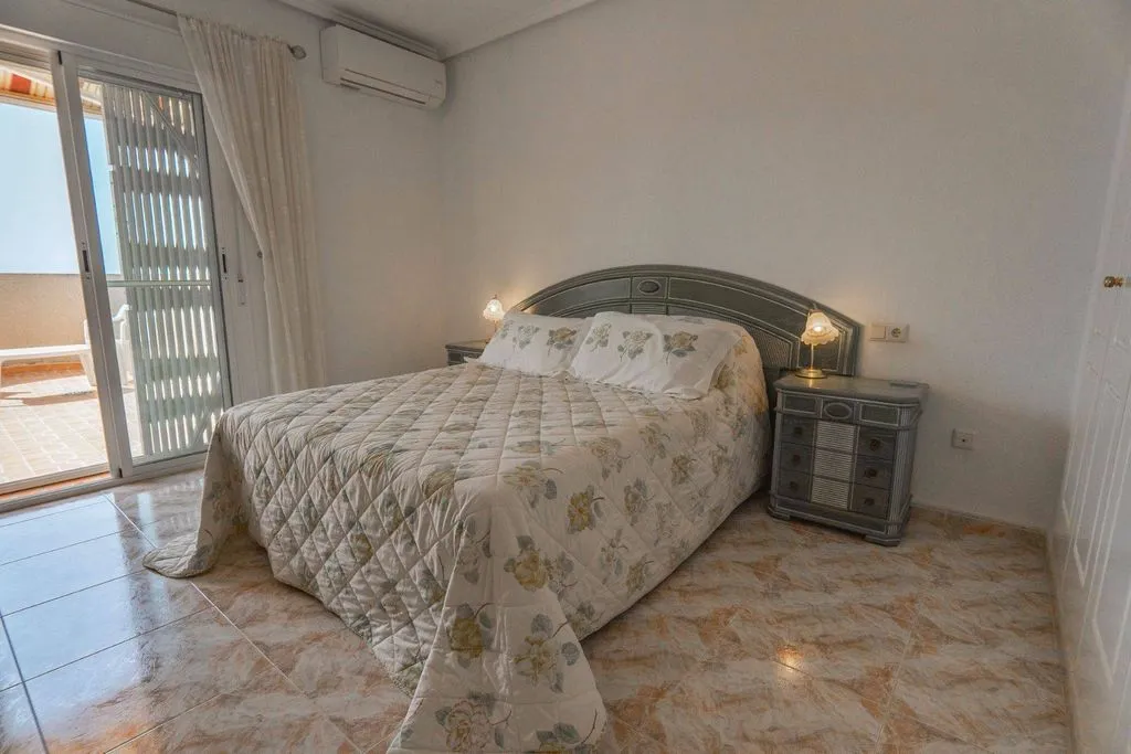 Magamistoad - 4-Bedroom Villa with Pool in Ciudad Quesada