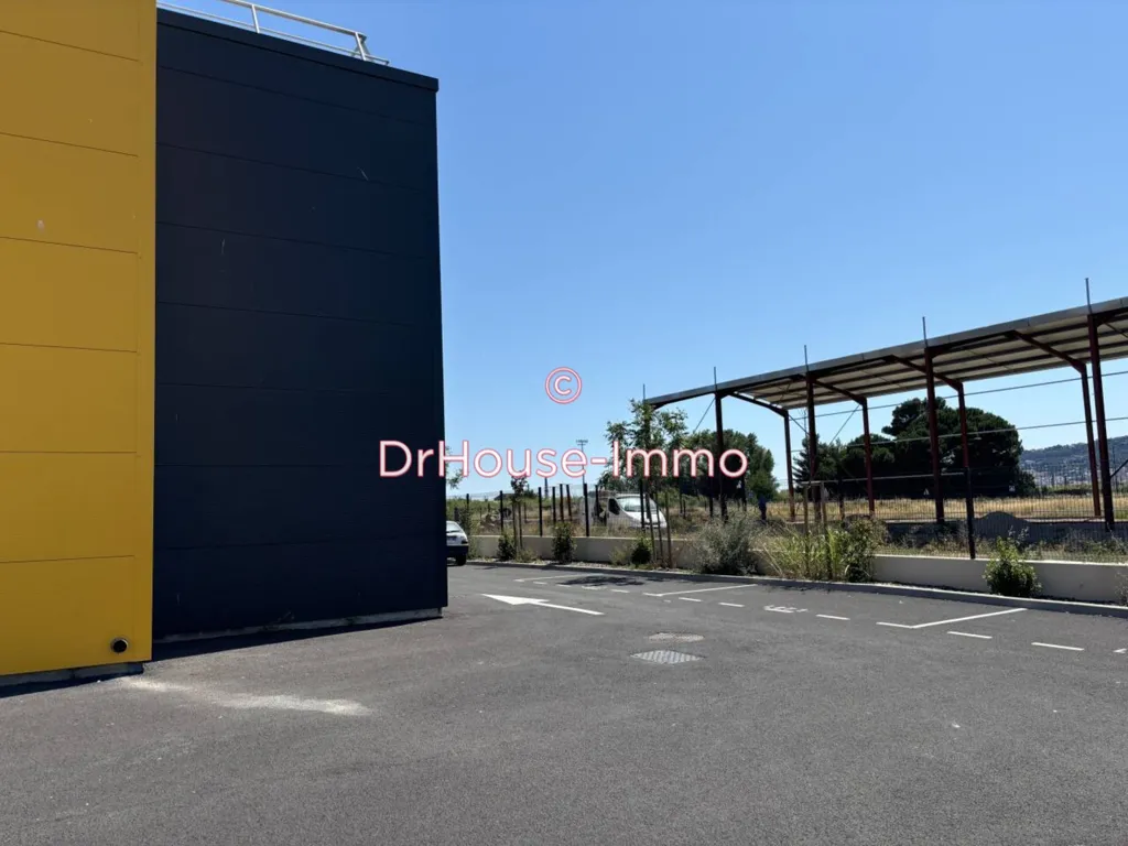 Välivaade - Modern Commercial Unit with Parking in Sète