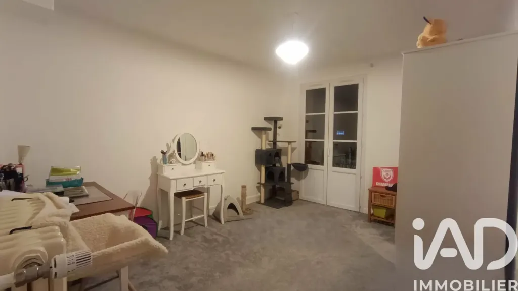 Magamistoad - 4-Bed Apartment with Garage in Auxerre