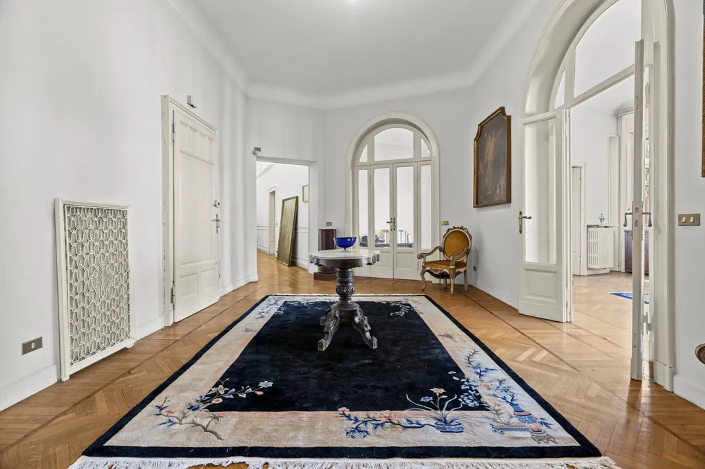 4 magamistoaga korter asukohas Milan