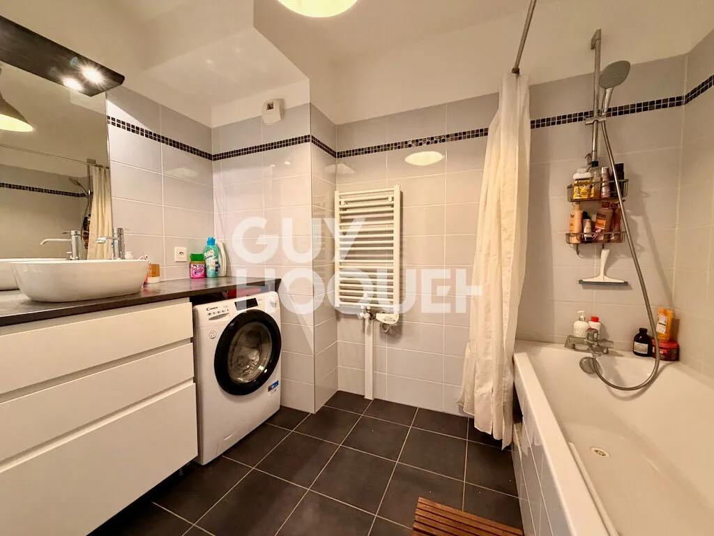Vannitoad - Flat with Balcony in Colombes