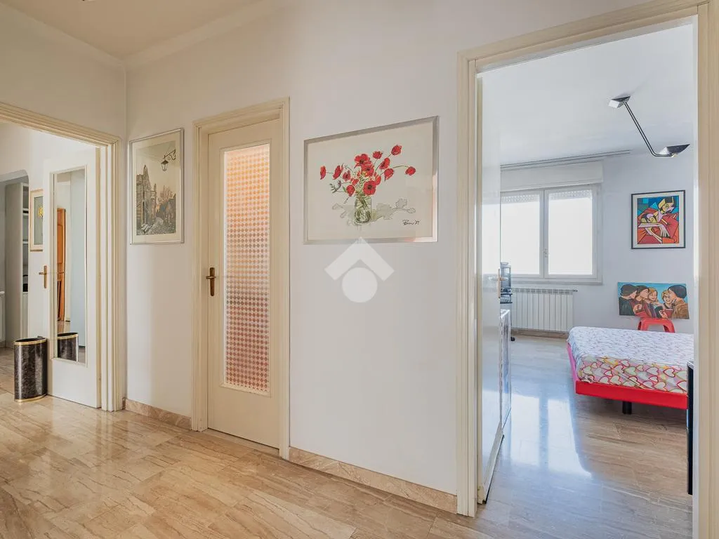 Entrée - South-Facing Apartment with Terrace in Rome