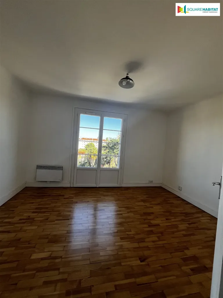 Pièces - Appartement 3 pièces avec balcon à Tarbes