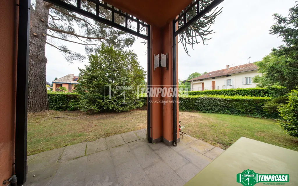 Jardin - Trilocale with Private Garden near Lake Lesa