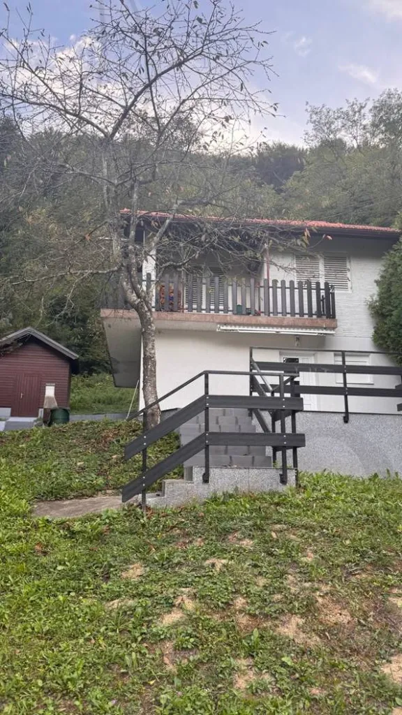 Esterno - 4-Bedroom House with Balcony near Tuhelj
