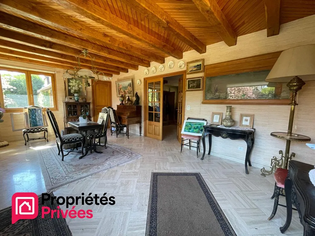 Söögituba - Luxury House with Pool in Croth, Normandy