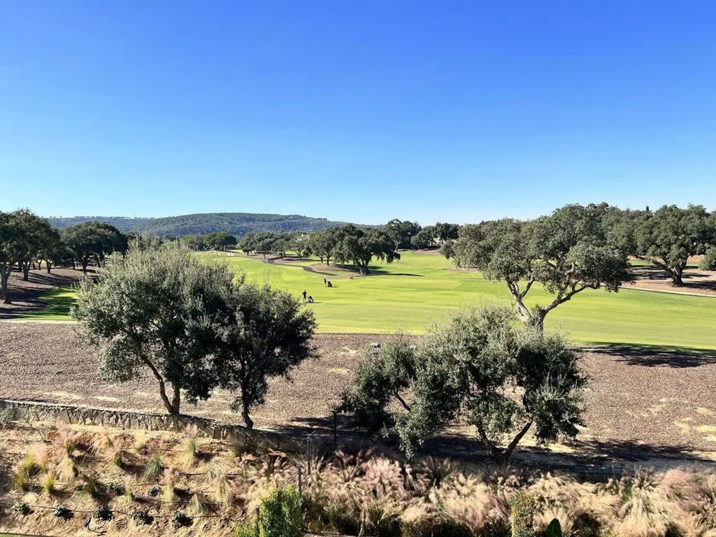 Giardino - Modern Villa with Golf View in San Roque