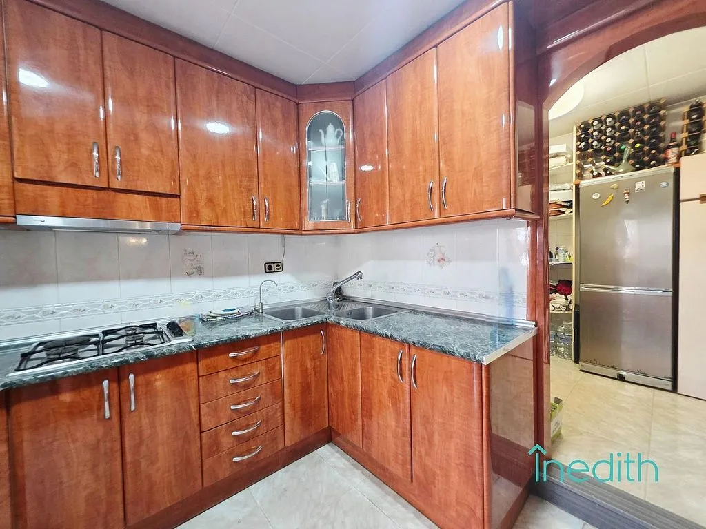 Cuisine - Rustic House with Farmyard in Gavà