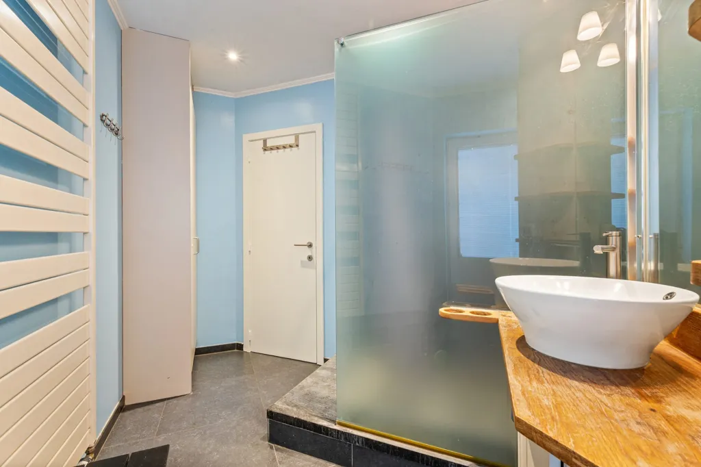 Bagni - Villa with Playful Architecture in Nieuwerkerken