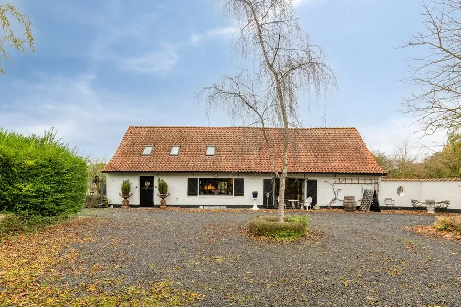 Extérieur - Maison Rurale avec Piscine dans un Paysage de Polder à Dudzele