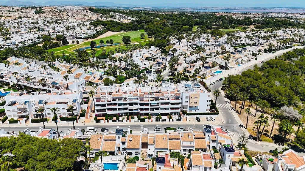 Vista aerea - 2-Bedroom Apartment with Pool in Orihuela Costa