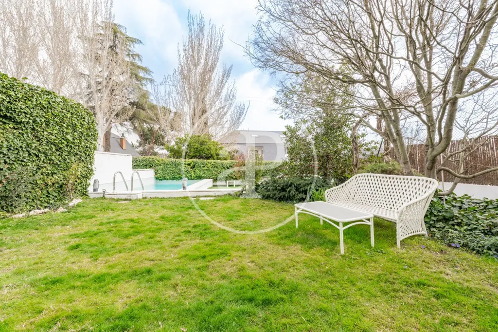 Aed - Chalet with Pool in Parque Conde de Orgaz