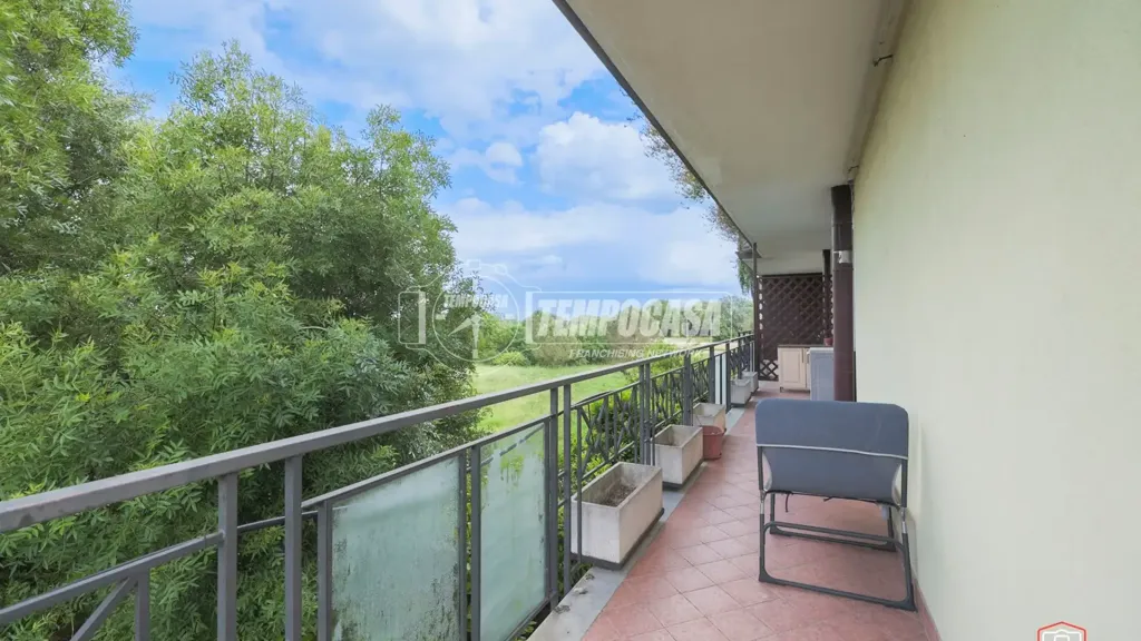 Balcon - Apartment with Balcony in Central Ravenna