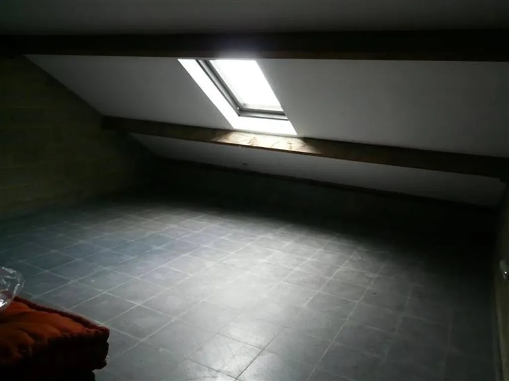 Toad - Bright Flat with Balcony in South-East Facing Building