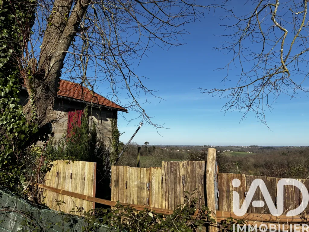 Jardin - Grange à Rénover avec Potentiel à Saint-Boès