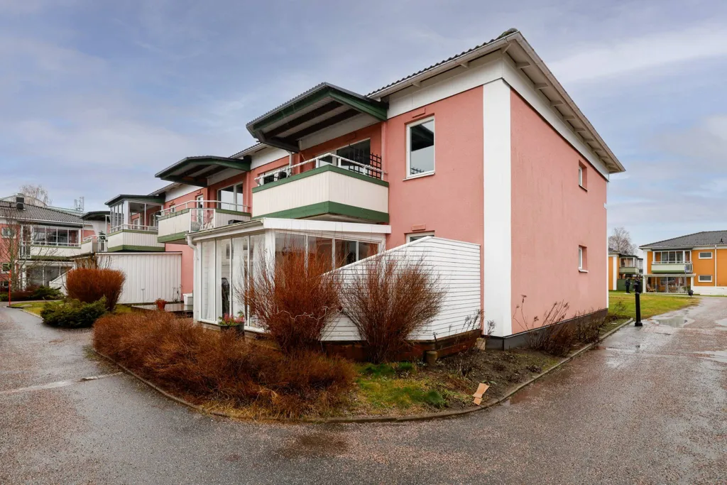 Välivaade - Modern Flat with Balcony in Karlslund