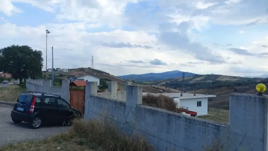 Aed - Warehouse with Workshop in Lanciano