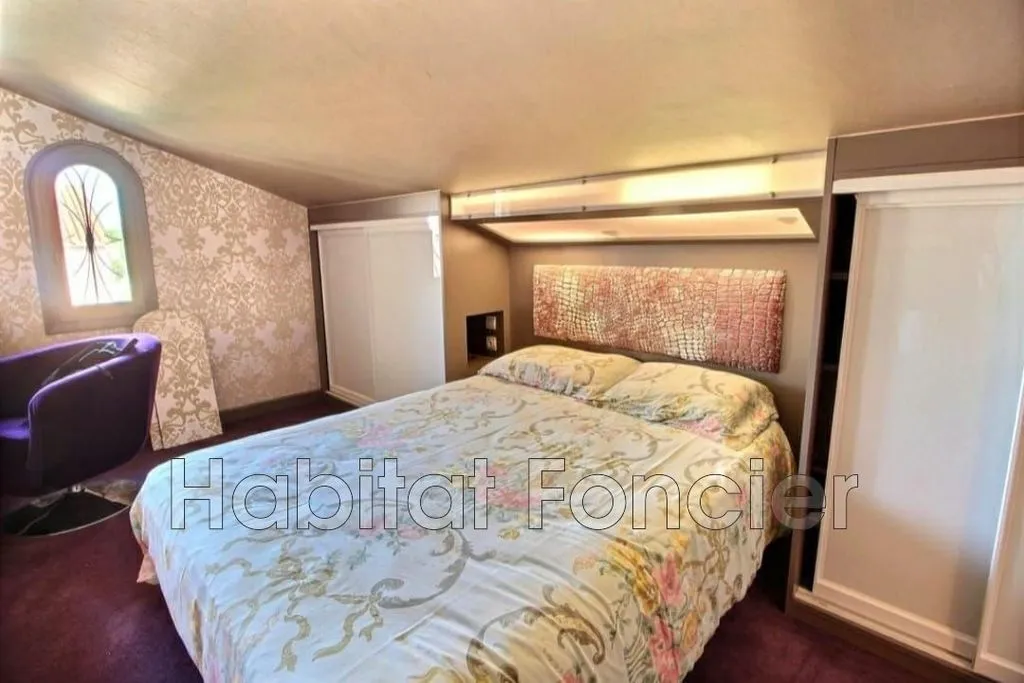 Bedrooms - South-Facing House with Pool in Saint-Cyprien