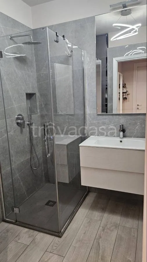 Bagni - Fully Rented Flat with Balcony in Torino