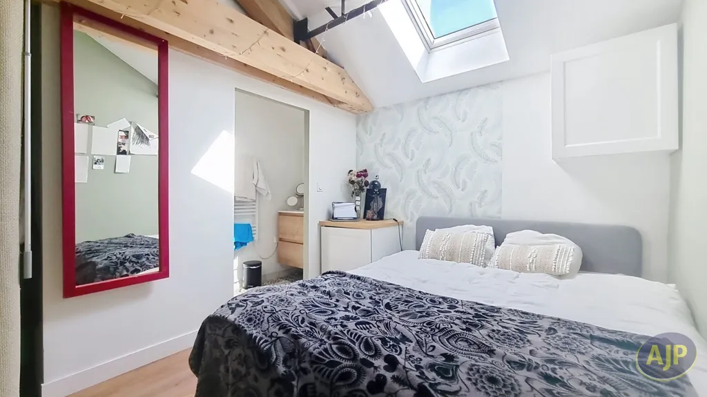 Chambres - Loft avec Piscine et Garage au Cœur de la Ville