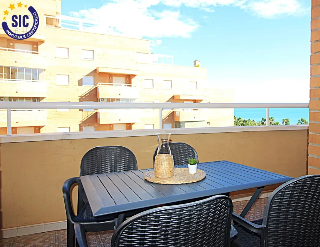 Rõdu - Beachfront Apartment with Sea View in Marina D'Or