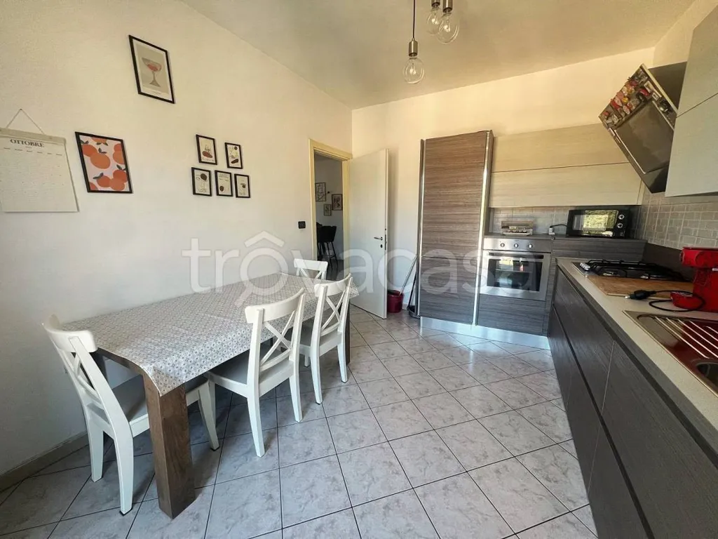 Köök - Rearfitted Apartment with Panoramic View in Montalto Dora