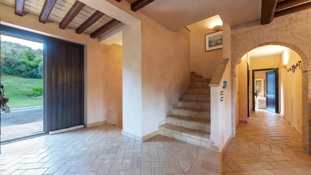 hallway_entrance