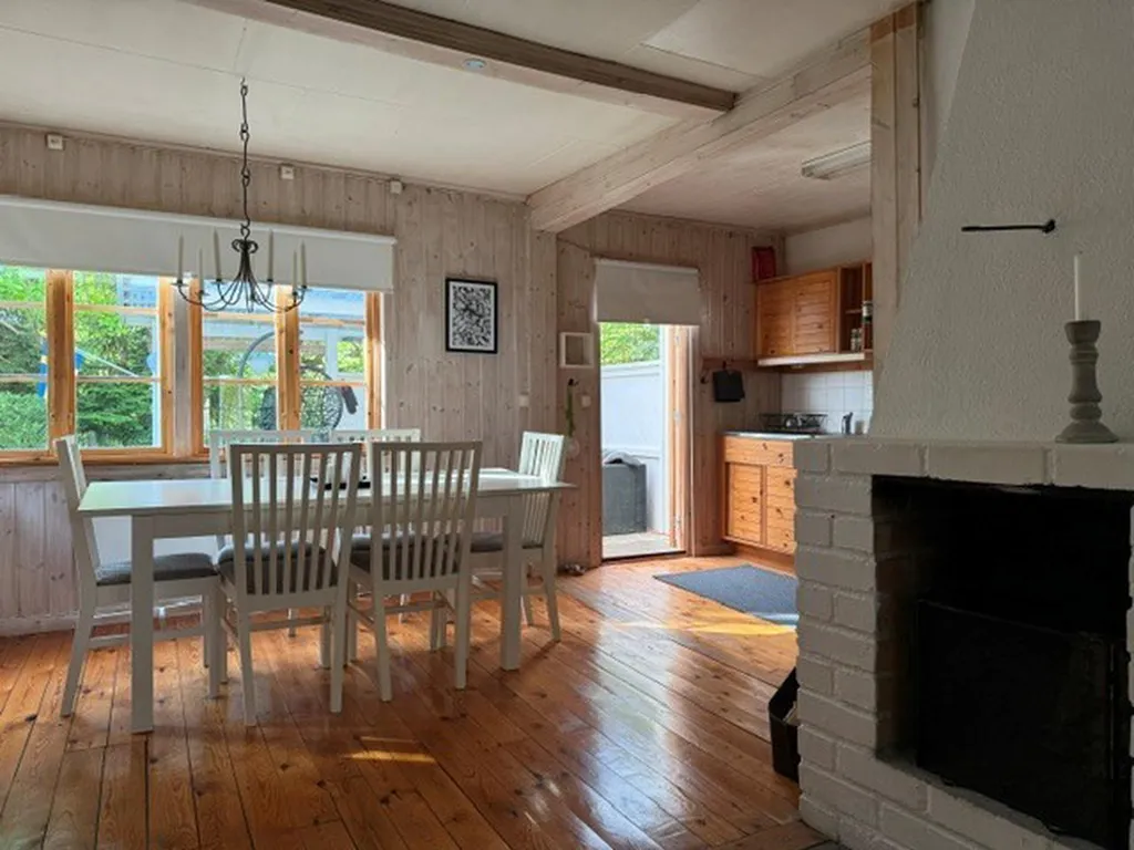 Sala da pranzo - Charming Cottage with Forest Glade in Ängsholmen
