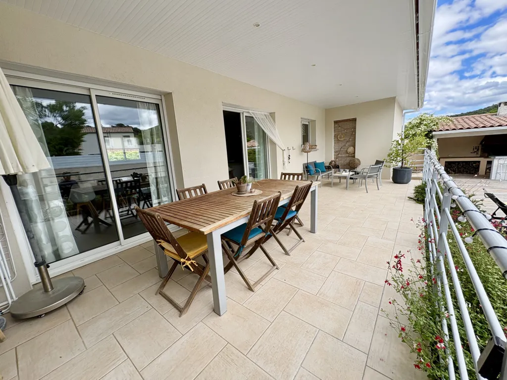 Terrass - Ground Floor Villa with Pool in Clermont-l'Hérault